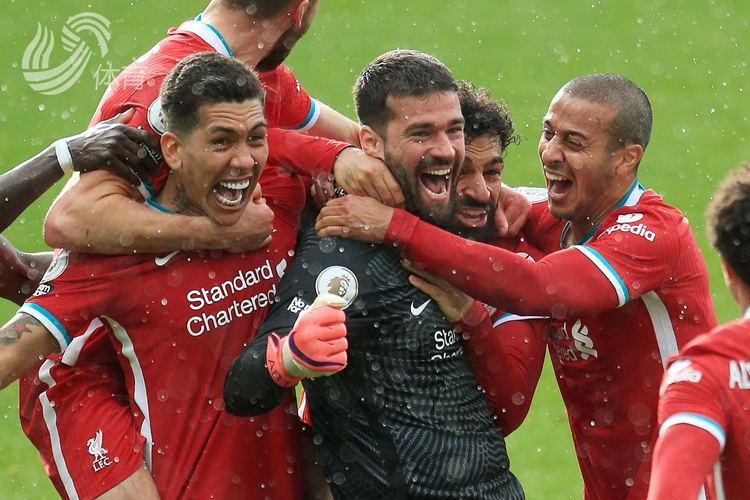 赖中场控球 赖中场控球