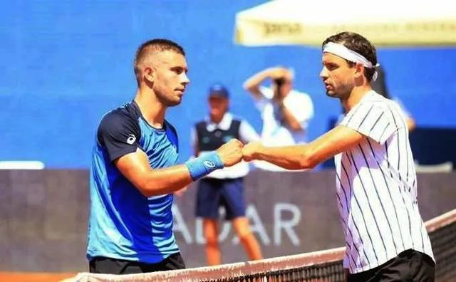 肩负起带领 肩负起带领