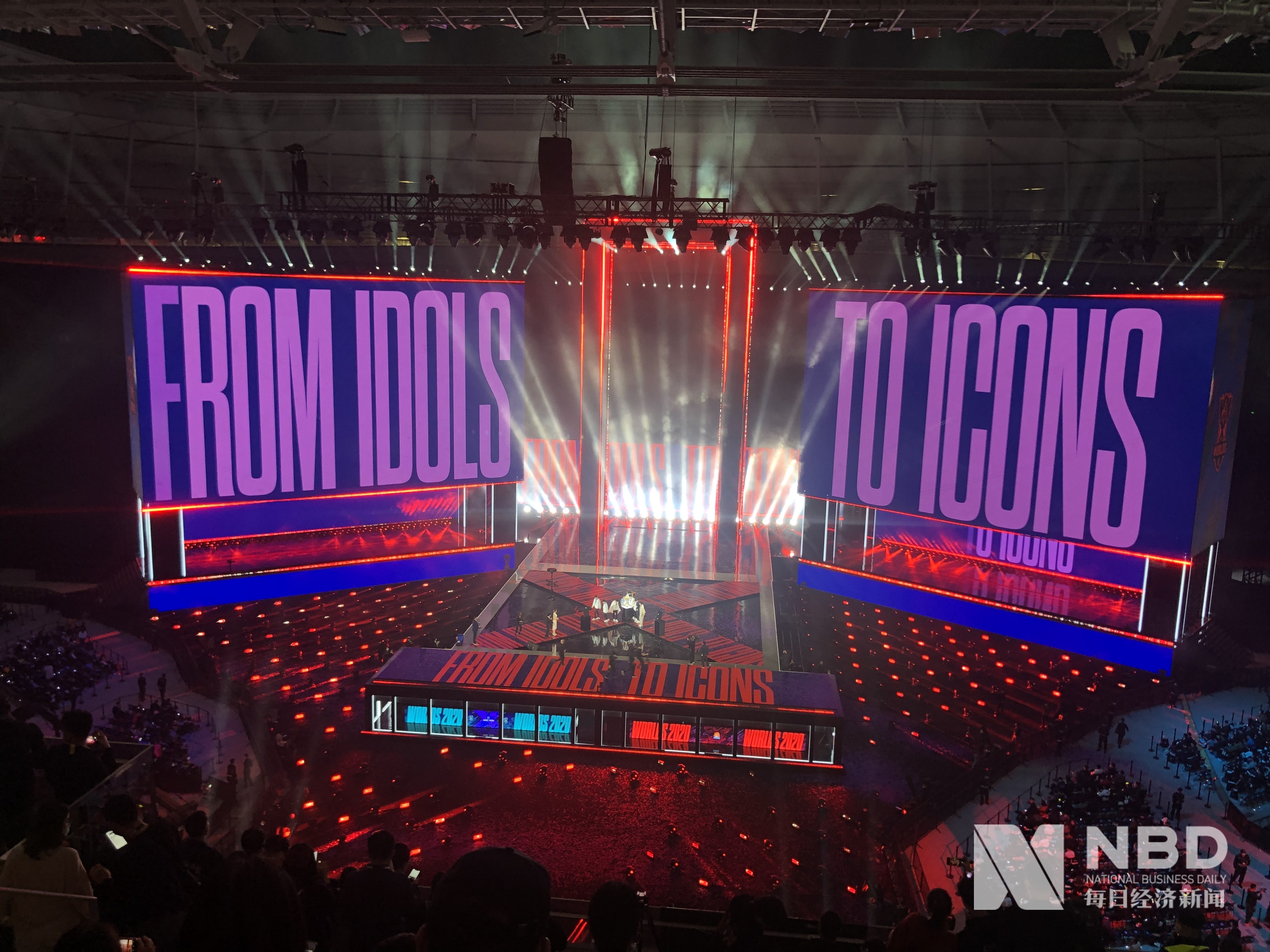 二次触球为 二次触球为